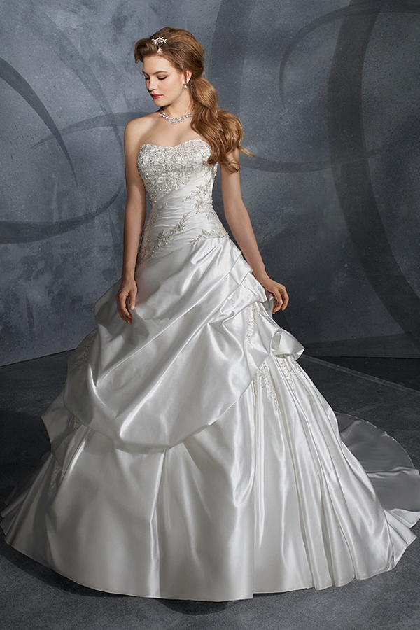 Court Train Floral Satin Ivory Wedding Gown - Click Image to Close